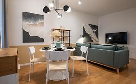 42 M2 Central Bright Apartment With A Terrace